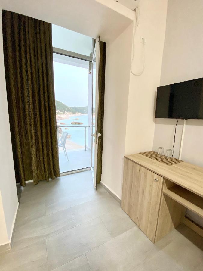 Guesthouse Riviera "Xh&M" Dhërmi エクステリア 写真