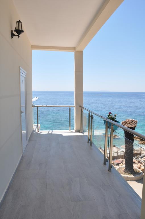 Guesthouse Riviera "Xh&M" Dhërmi エクステリア 写真